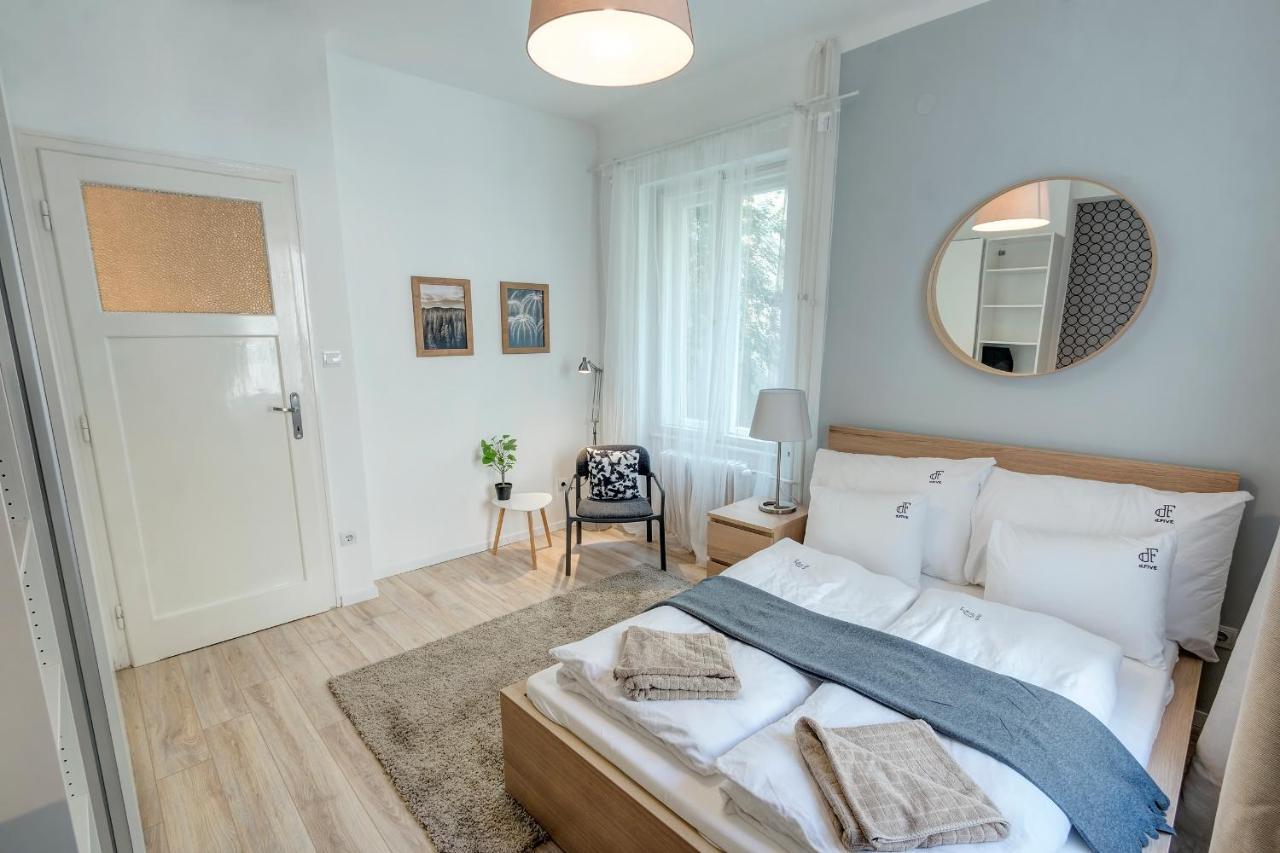 Galya Apartment Budapest Exteriör bild